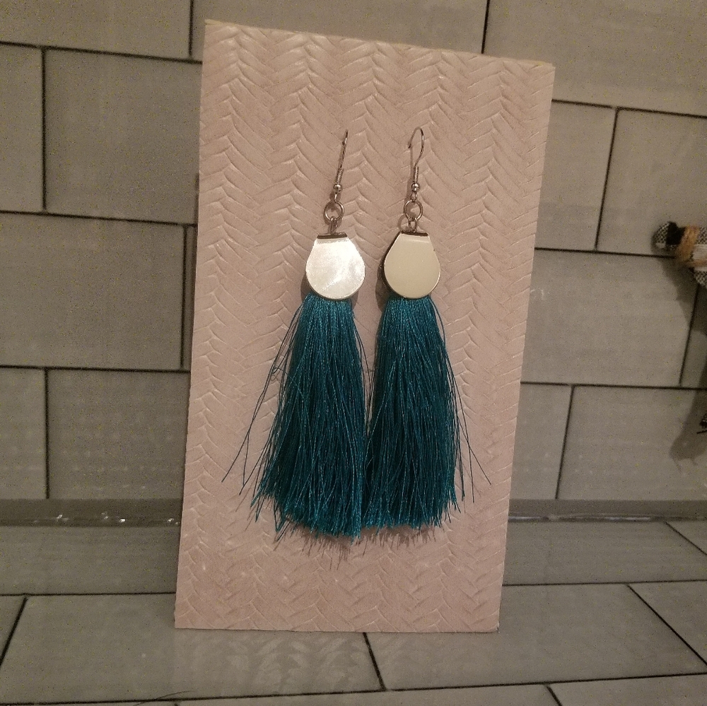 ⭐️Tassle earrings - Picture 2 of 6
